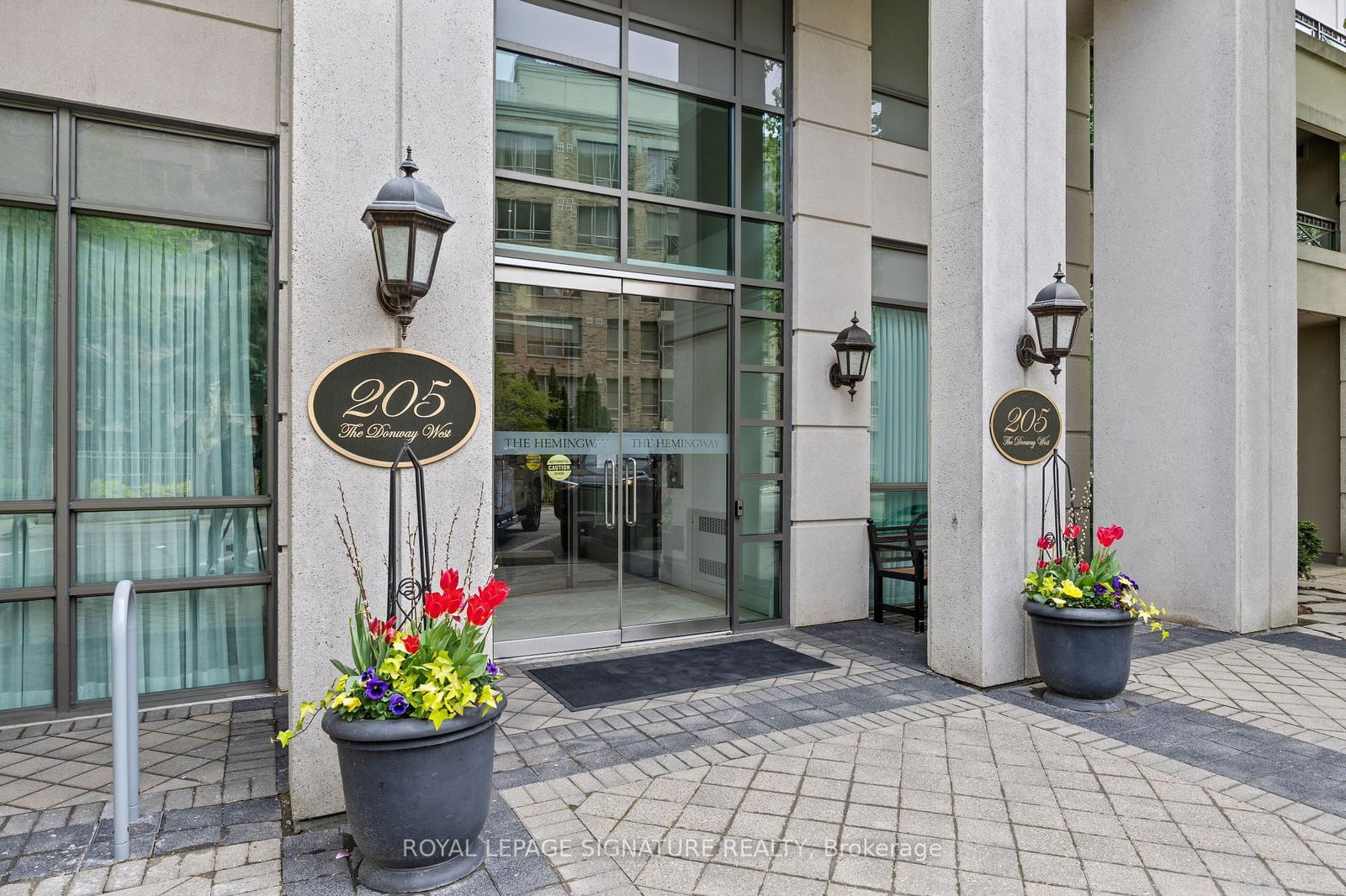 Condo for sale at 402-205 The Donway N/A, Toronto, Banbury-Don Mills, M3B 3S5 - MLS: C12150913