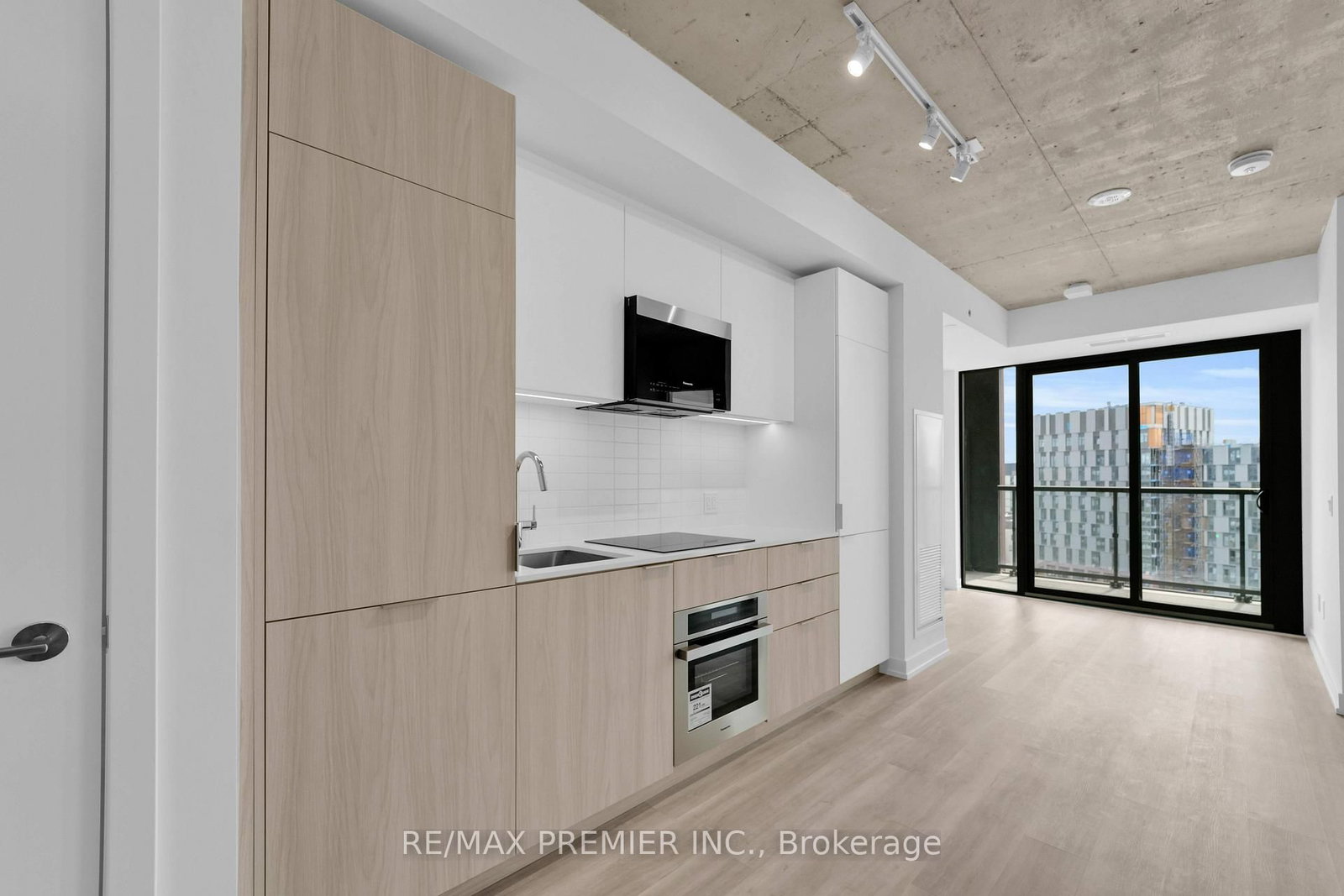 28 Eastern Avenue, Unit LPH11 - Photo 10