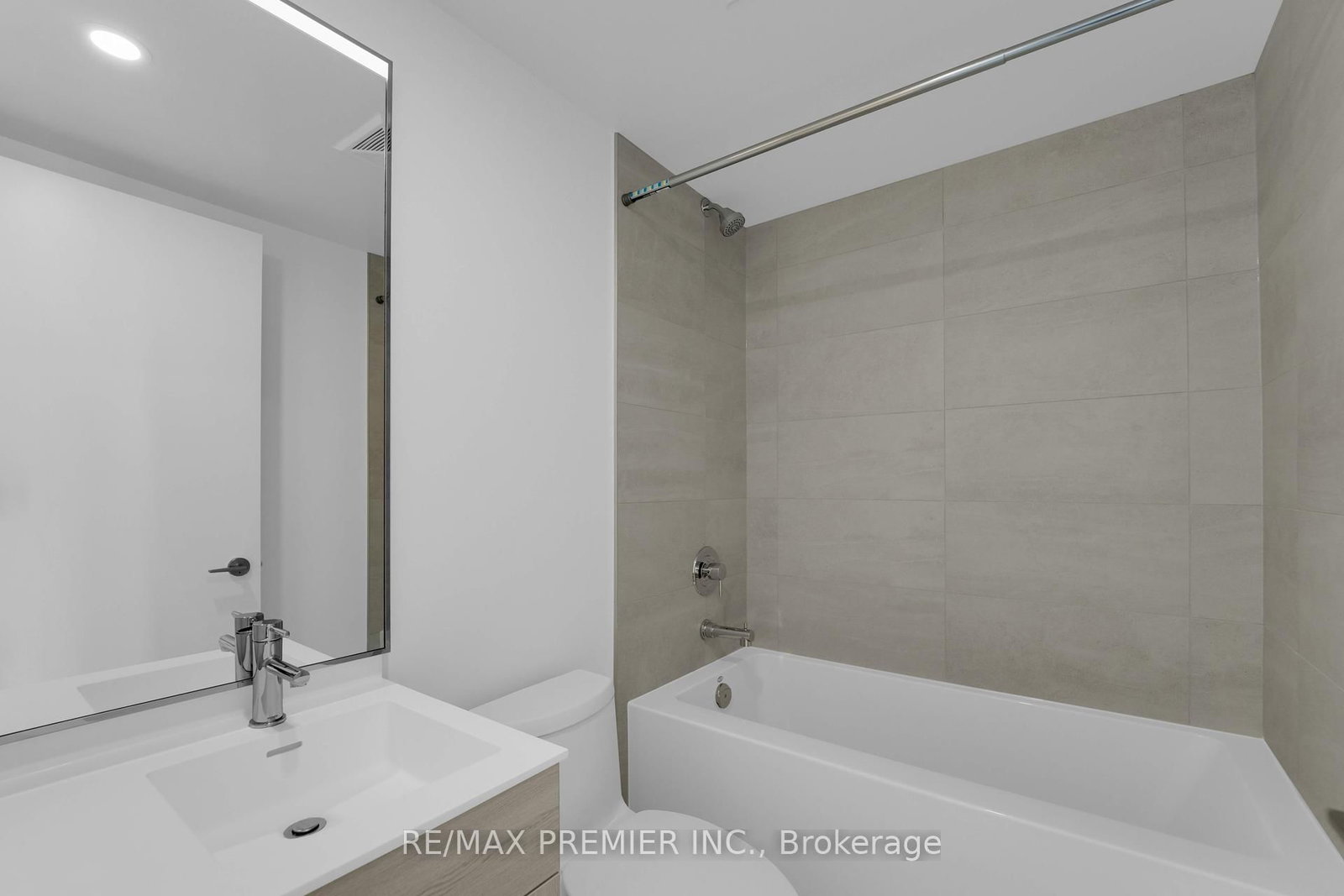 28 Eastern Avenue, Unit LPH11 - Photo 17