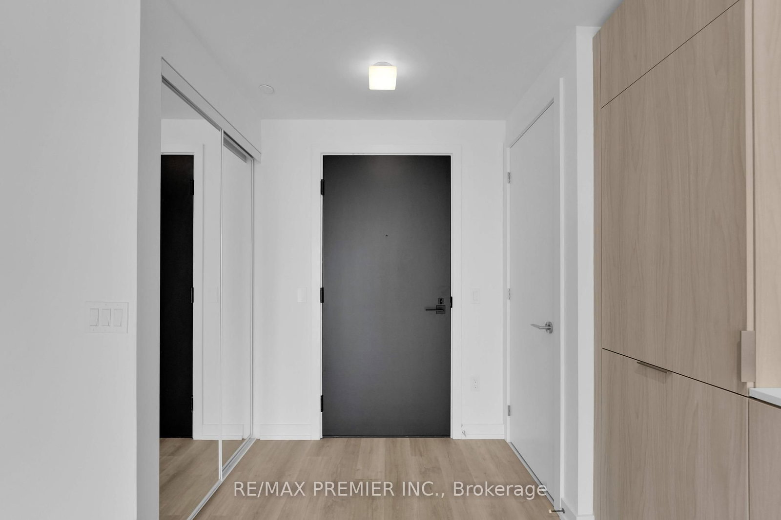 28 Eastern Avenue, Unit LPH11 - Photo 8