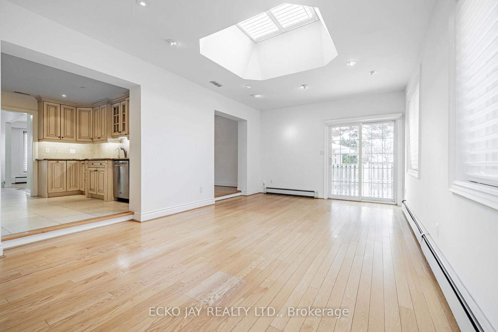 Detached House for sale at 15 Comet Court, Toronto, Victoria Village, M4A 2H2 - MLS: C12151000