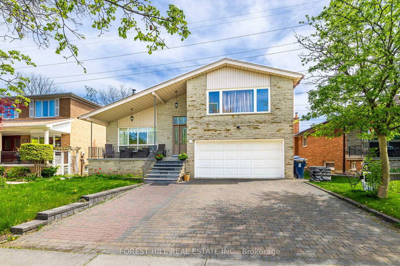 home for sale on 121 Charlton Boulevard