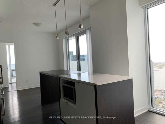 4410 - 88 Harbour Street