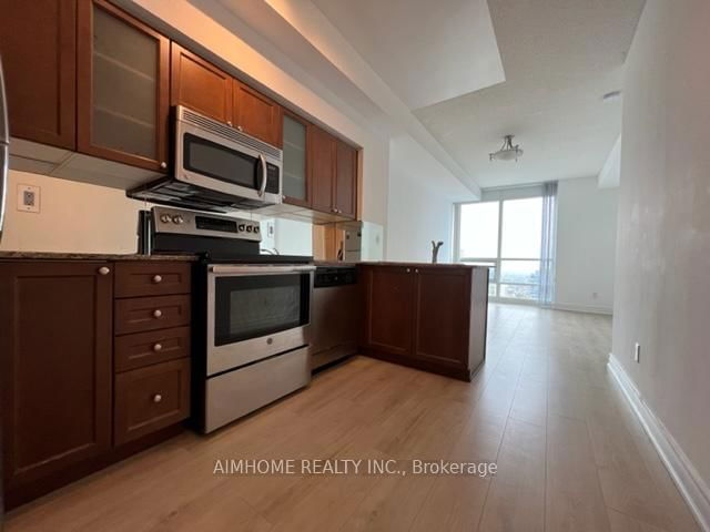 3804 - 761 Bay Street
