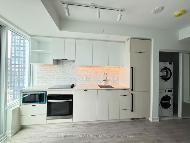 2707 - 252 Church Street
