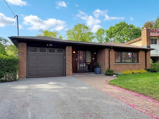 54 Lesgay Crescent