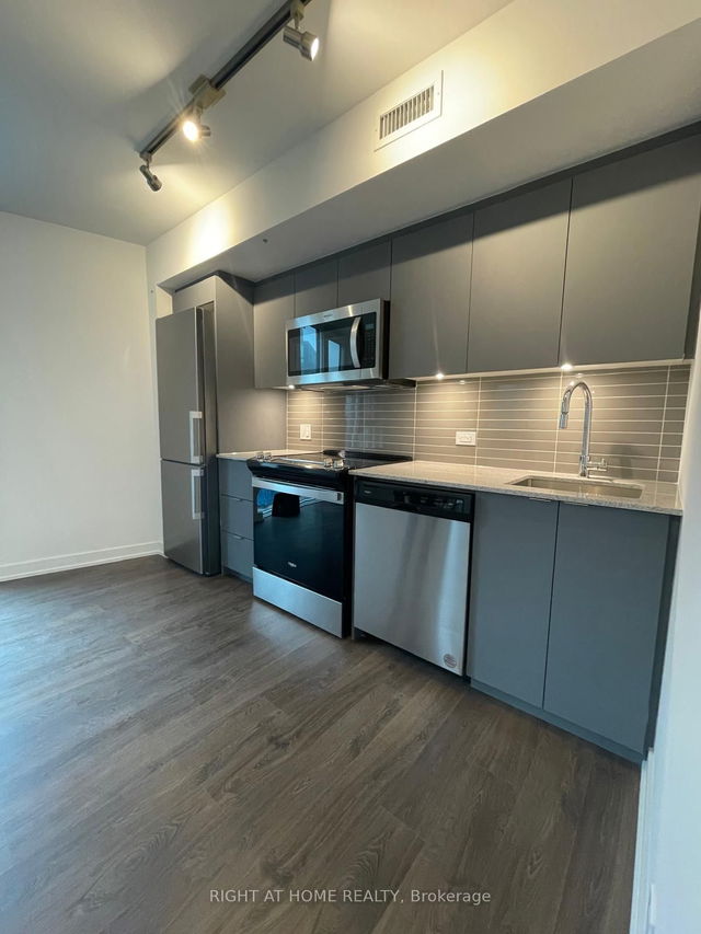209 - 30 Tretti Way