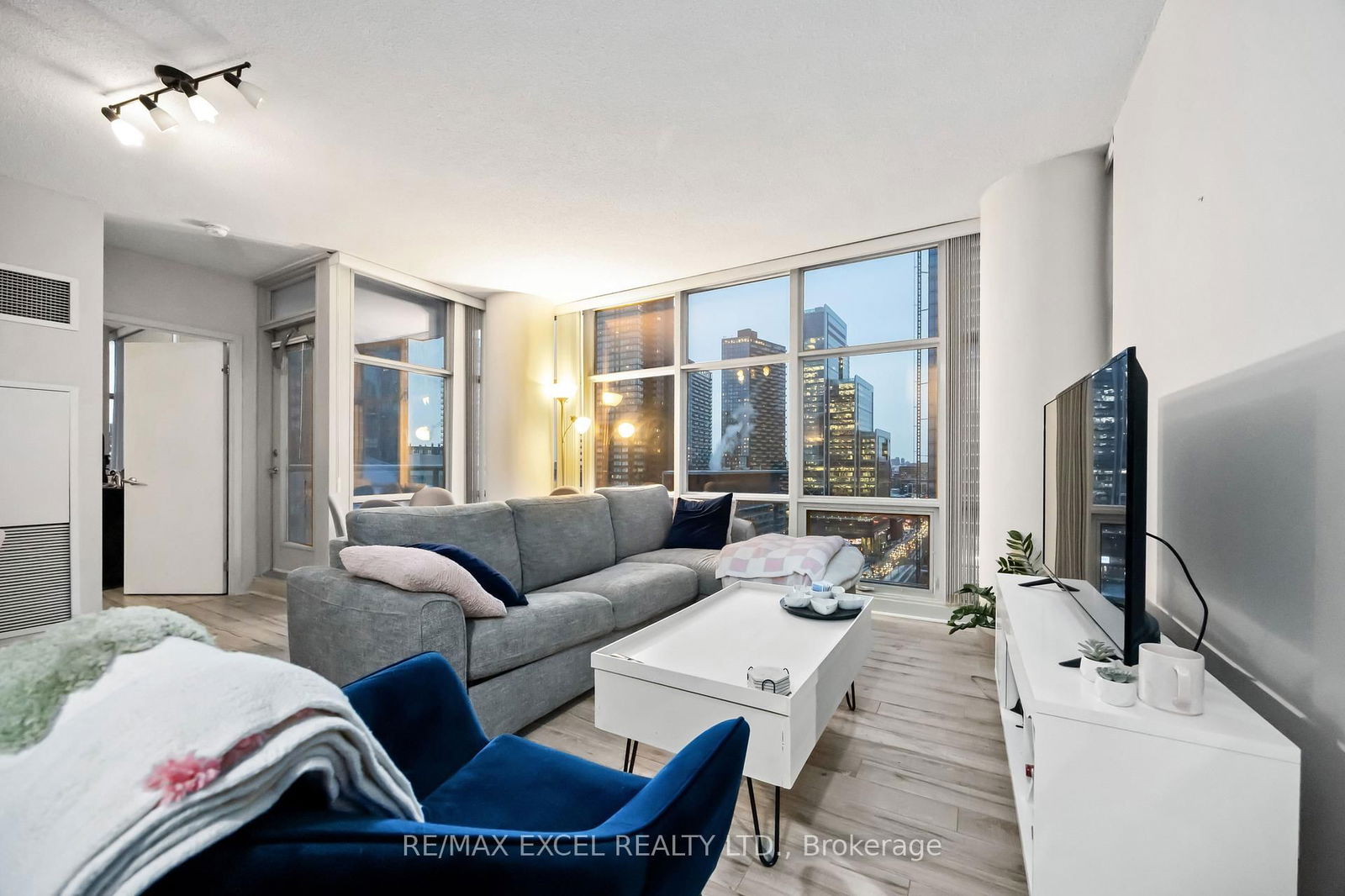 Condo for sale at 2603-35 Mariner Terrace, Toronto, Waterfront Communities C1, M5V 3V9 - MLS: C12152004