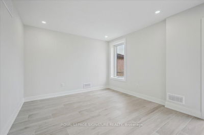 Unit Upper — 647 Shaw St, Toronto - Palmerston-Little Italy image-0-4