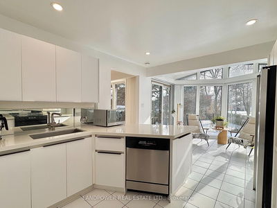 9 Alderdale Crt, Toronto - Banbury-Don Mills image-0-4