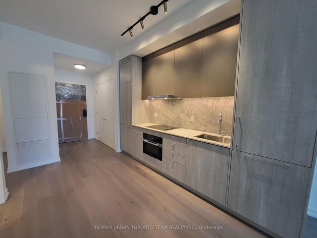 302 - 771 Yonge Street