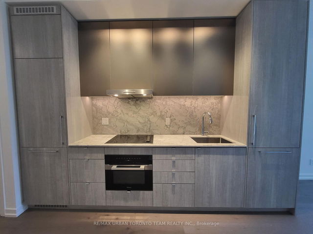 302 - 771 Yonge Street