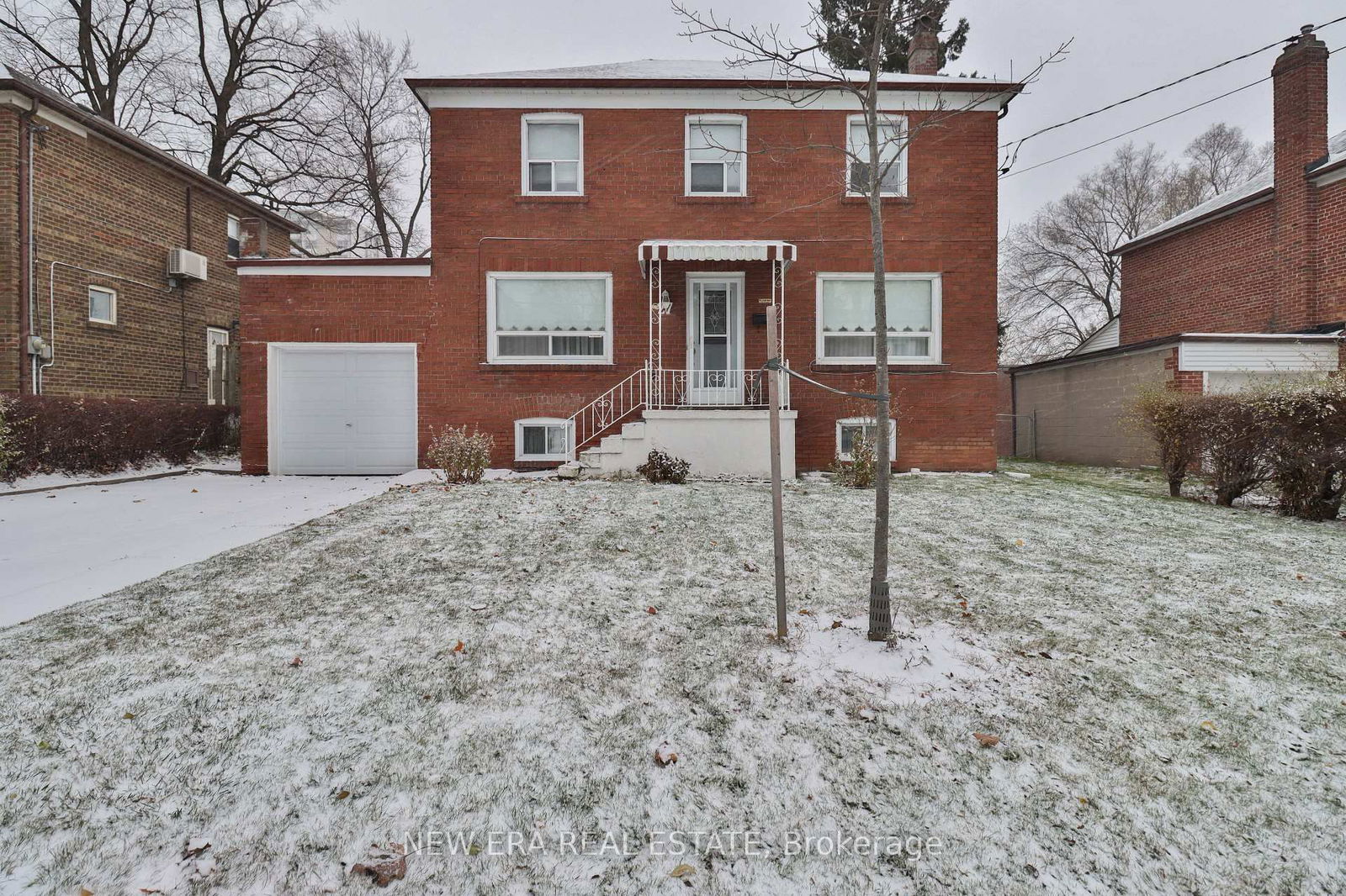 Detached House for sale at 27 Dell Park Avenue, Toronto, Englemount-Lawrence, M6B 2T5 - MLS: C12152231