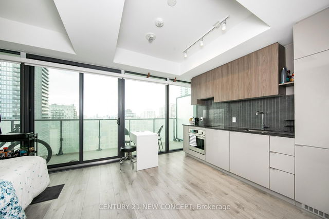 2011 - 161 Roehampton Avenue