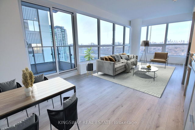 1605 - 395 Bloor Street