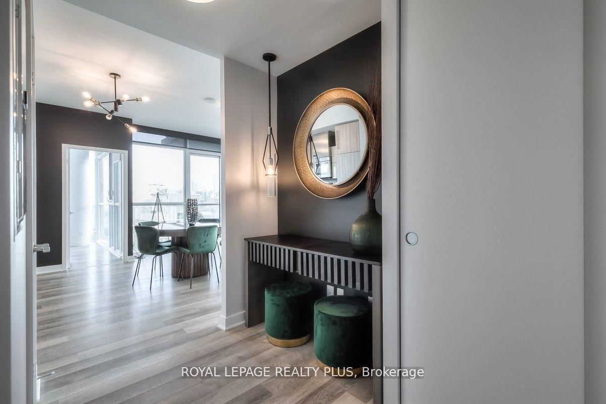 Condo for sale at 2005-290 Adelaide Street, Toronto, Waterfront Communities C1, M5V 1P6 - MLS: C12152630
