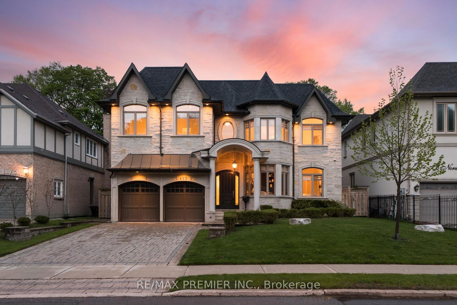 Detached House for sale at 117 Upper Canada Drive, Toronto, St. Andrew-Windfields, M2P 1S7 - MLS: C12152634