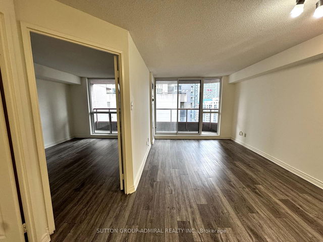 2708 - 736 Bay Street