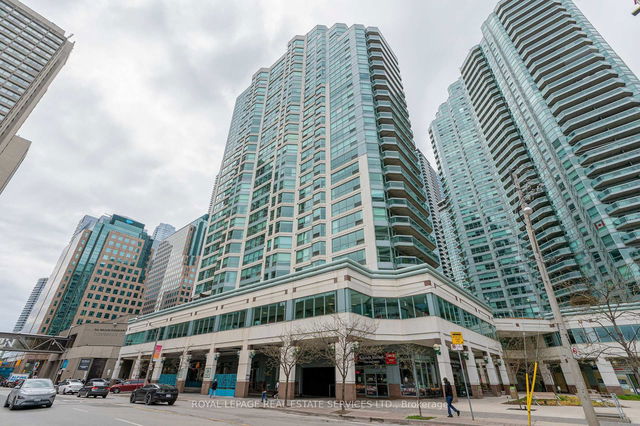 2207 - 10 Queens Quay