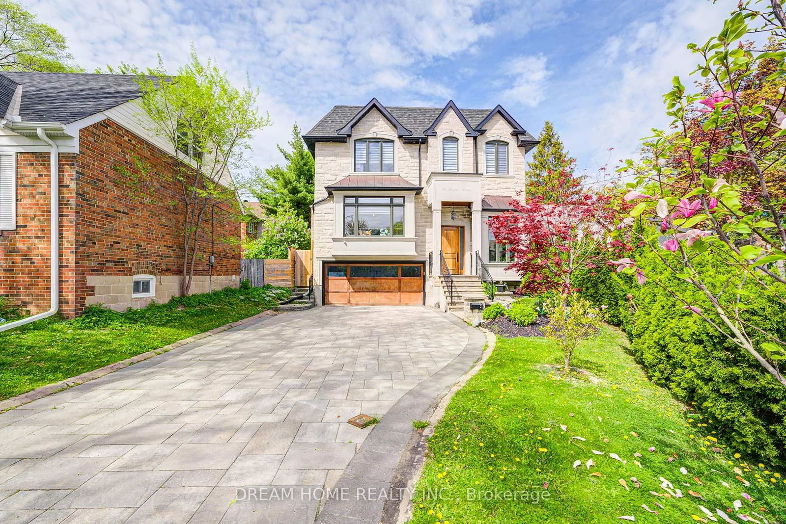 Detached House for sale at 22 Leona Drive, Toronto, Willowdale East, M2N 4V5 - MLS: C12152852