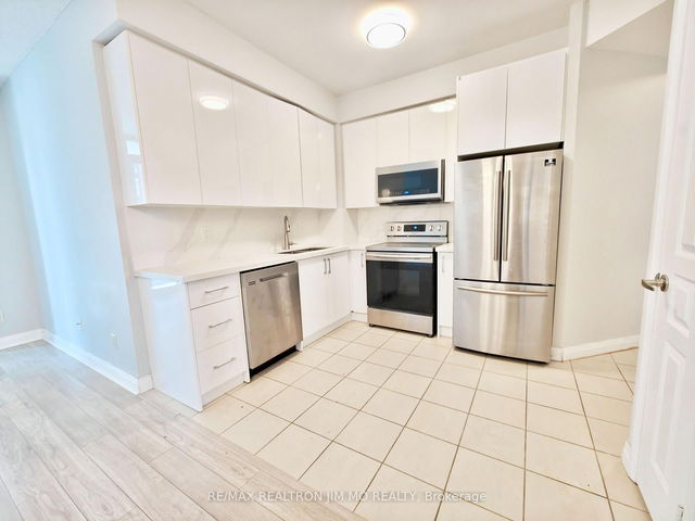 1401 - 1121 Bay Street