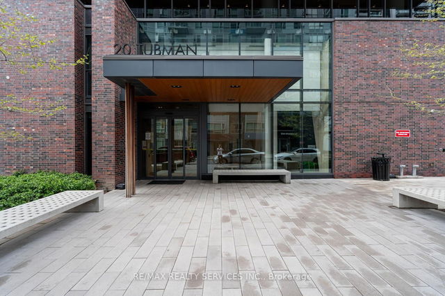 706 - 20 Tubman Avenue