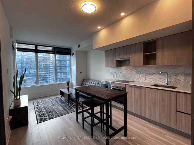 2115 - 19 Bathurst Street