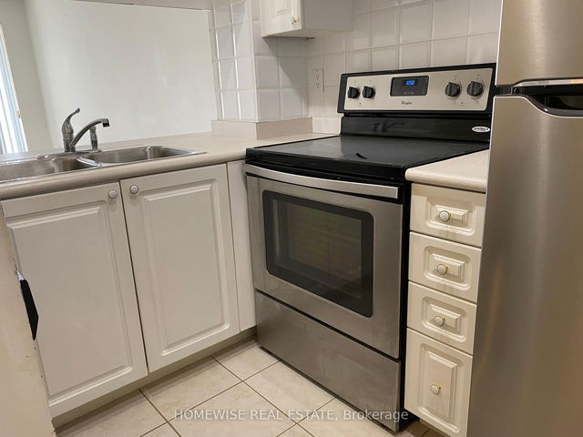 1508 - 909 Bay Street