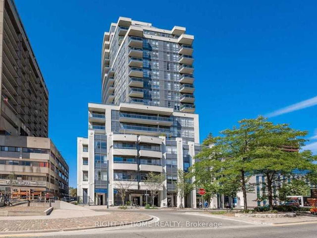 1205 - 736 Spadina Avenue