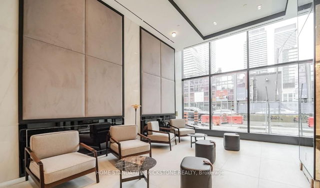 4005 - 8 Wellesley West Street