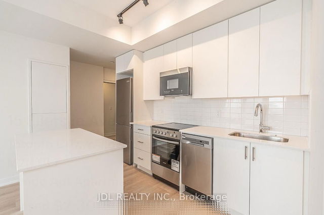 705 - 15 Ellerslie Avenue