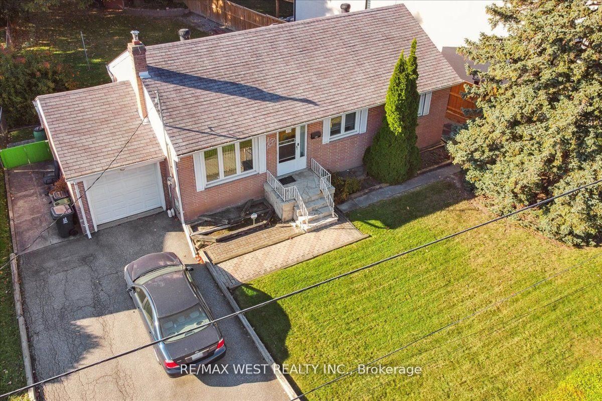 Detached House for sale at 163 Newton Drive, Toronto, Newtonbrook East, M2M 2N6 - MLS: C12153633