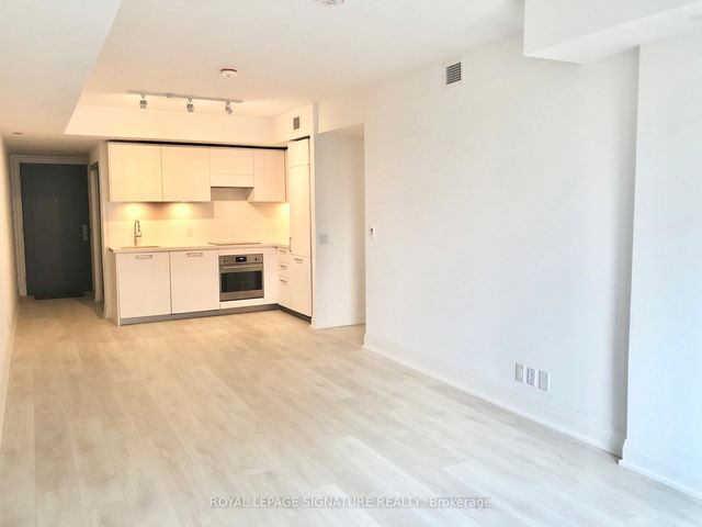 404 - 33 Frederick Todd Way