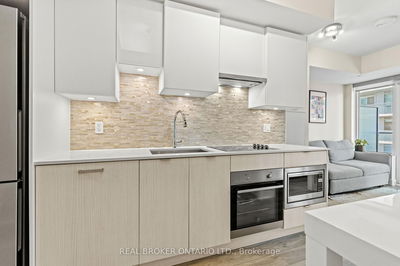 Unit 2108 — 99 Broadway Ave, Toronto - Mount Pleasant West image-0-4