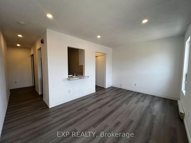 11 - 102 Greensides Avenue