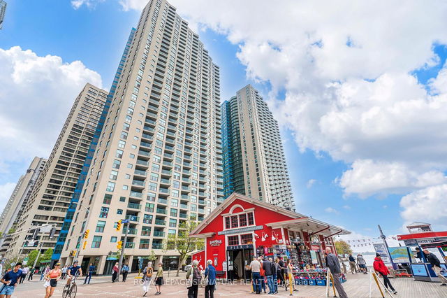 1812 - 99 Harbour Square