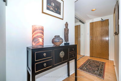 Unit 1812 — 99 Harbour Sq, Toronto - Waterfront Communities C1 image-0-1