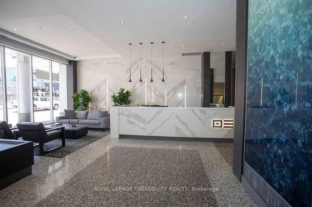 1505 - 218 Queens Quay