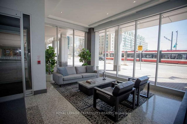 1505 - 218 Queens Quay