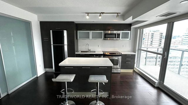 2611 - 386 Yonge Street