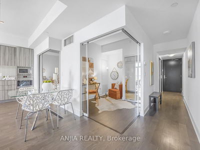 Unit 3003 — 955 Bay St, Toronto - Bay Street Corridor image-0-2