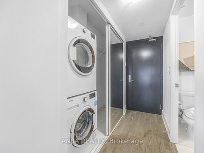 Unit 3003 — 955 Bay St, Toronto - Bay Street Corridor image-0-4
