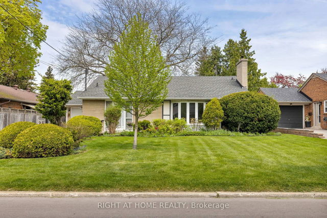 24 Pitcairn Crescent