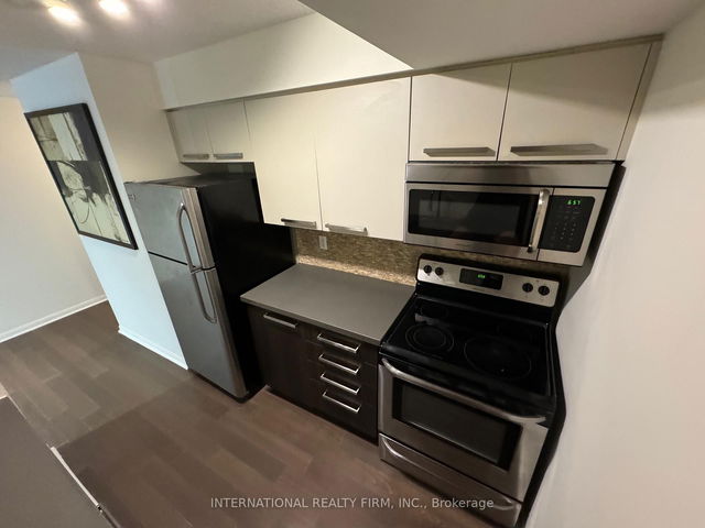 1112 - 11 St Joseph Street