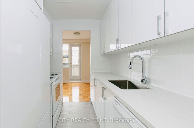 405 - 2 Grandstand Place