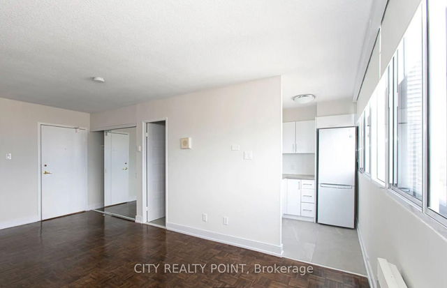 2704 - 33 Isabella Street