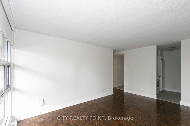 2704 - 33 Isabella Street