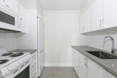 Unit 712 — 33 Isabella St, Toronto - Church-Yonge Corridor image-0-1