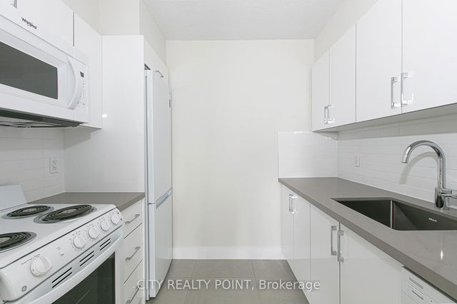 712 - 33 Isabella Street