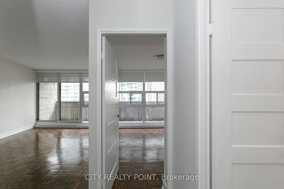 Unit 712 — 33 Isabella St, Toronto - Church-Yonge Corridor image-0-2